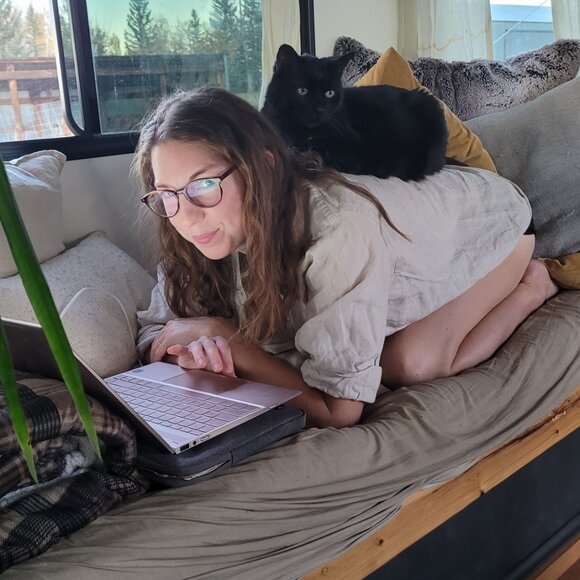 Meet your Posher, Fern - Picture 3 of 15